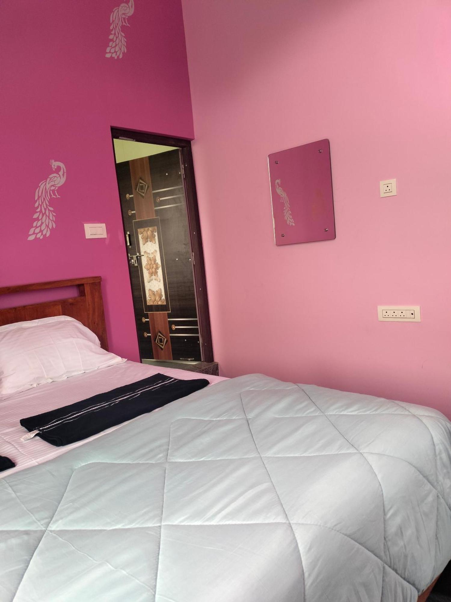 Supritha Homestay Hampi Exterior photo